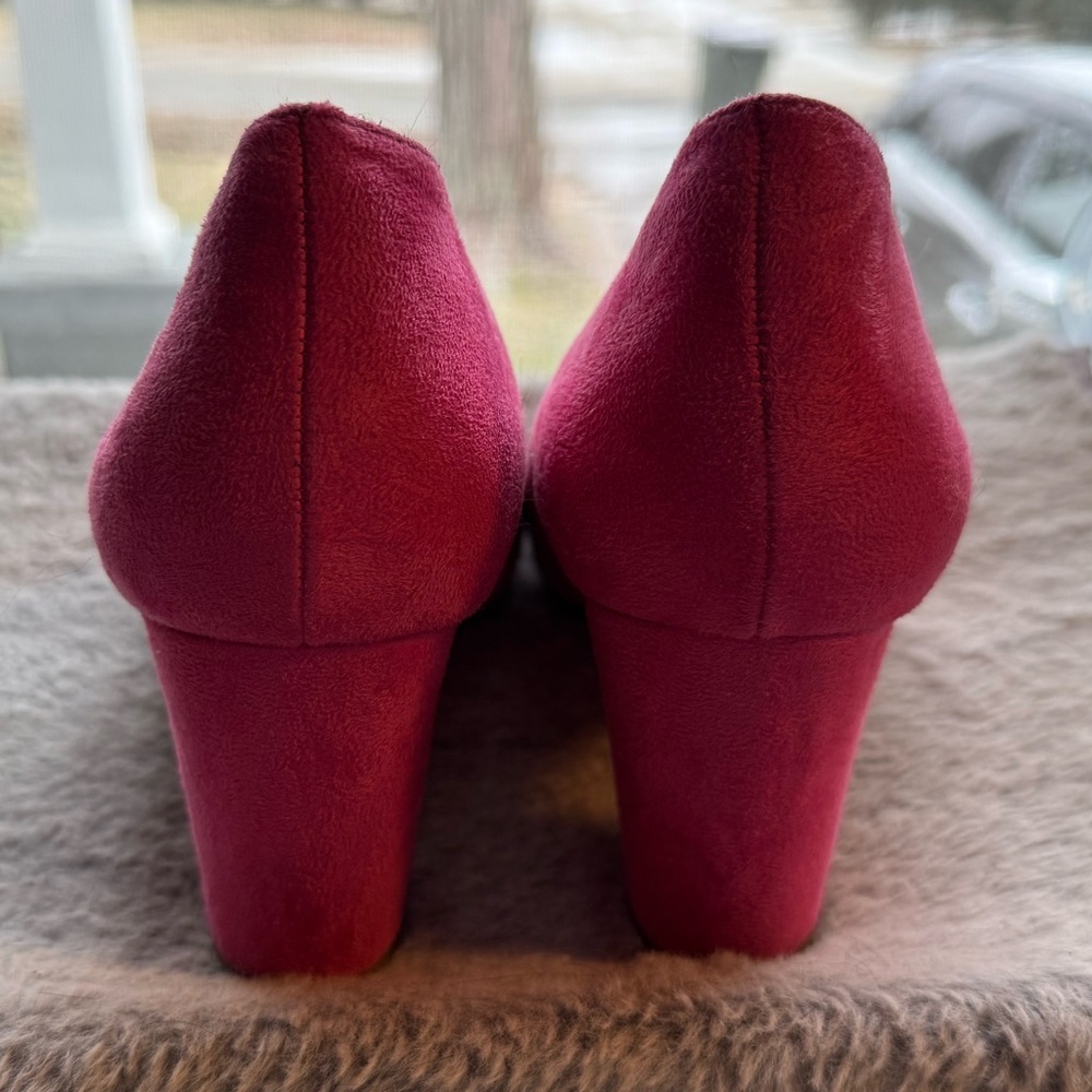 IDIFU Raspberry Pink Pointed-Toe Pumps - Picture 9 of 9